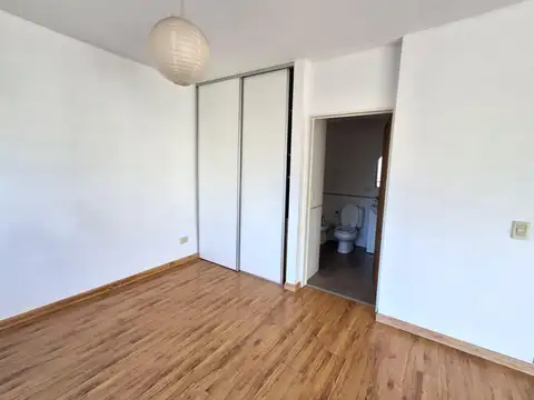 Departamento en Alquiler con 1 cochera