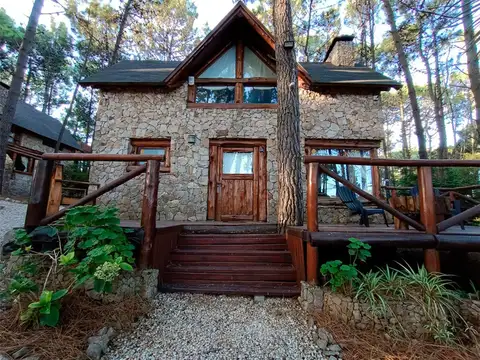 Casa 8 ambientes con 6 baños