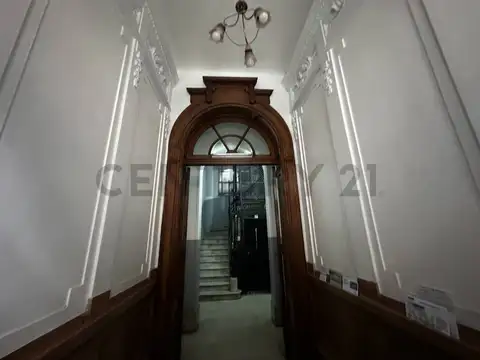 Avenida Rivadavia 1300, Piso 1