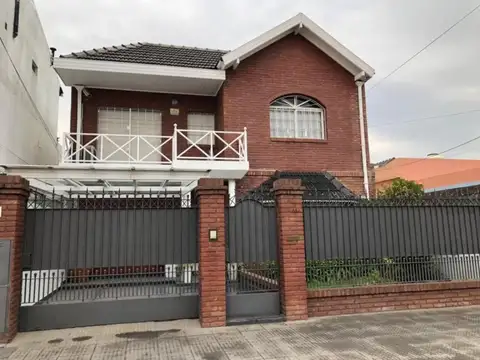 CASA EN VENTA EN IMPECABLE ESTADO