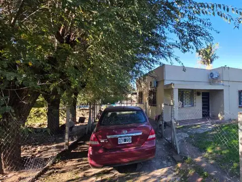Casa 6 ambientes con 2 baños