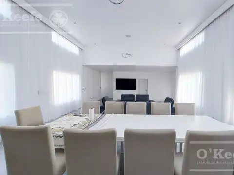 Casa 4 ambientes con 3 baños