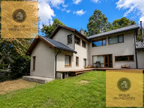 Casa en Alquiler con 1 cochera