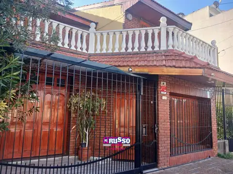 Venta casa 4 ambientes Isidro Casanova