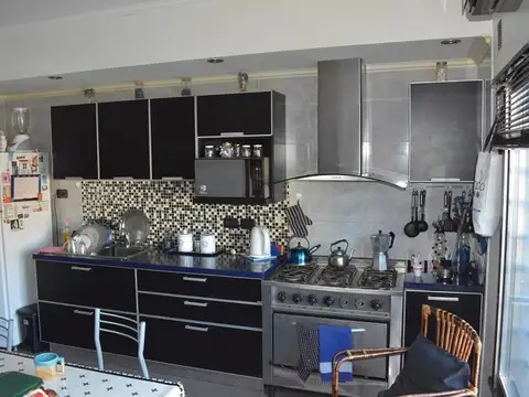 Casa 6 ambientes con 3 baños