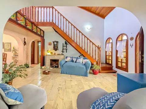 EXCELENTE CASA EN FISHERTON 3 DORM PATIO Y COCHERA