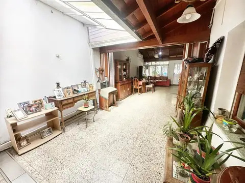 Casa 5 ambientes con 1 baño