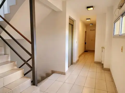 Suipacha 2040 , Piso 1