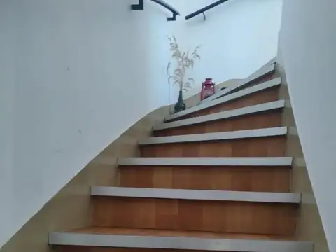 Depto Tipo Casa en Venta con 1 cocheras