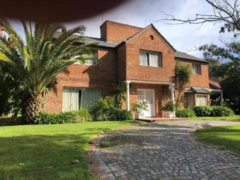 Casa 5 ambientes con 3 baños