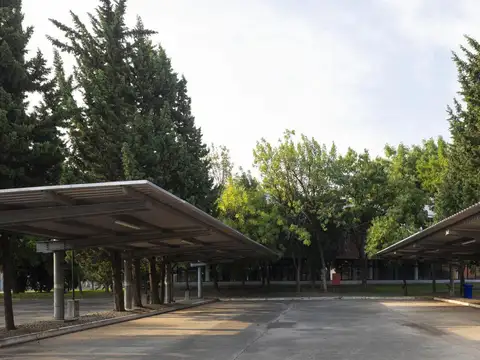 Edificio comercial en alquiler en Pacheco