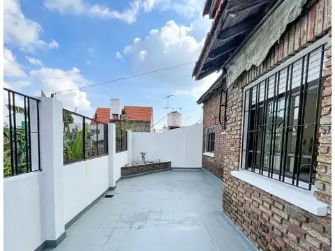 DEPARTAMENTO PRIMER PISO FRENTE