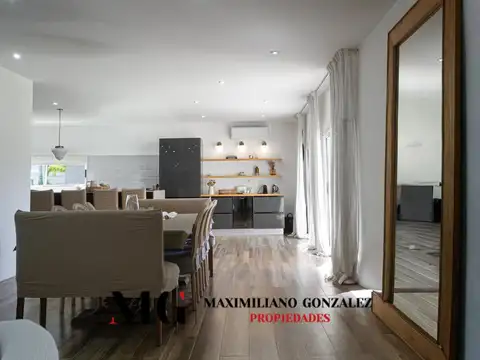 Casa 8 ambientes con 5 baños