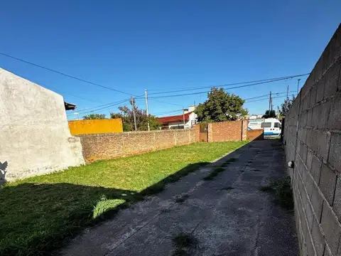 María C. de Sánchez e/ 12 de Octubre y Belgrano