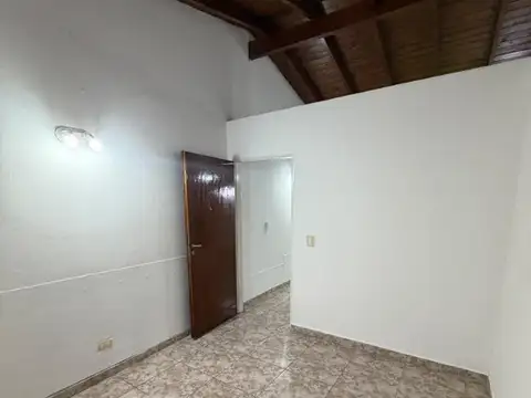 Departamento en Alquiler en Villa Luzuriaga, $ 440.000