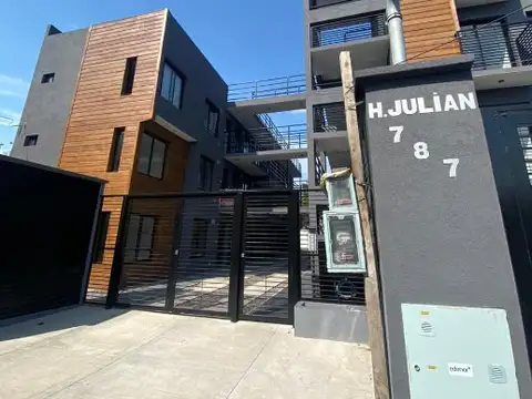 MONOAMBIENTE CON BALCON TERRAZA Y PARRILLA EN VENTA