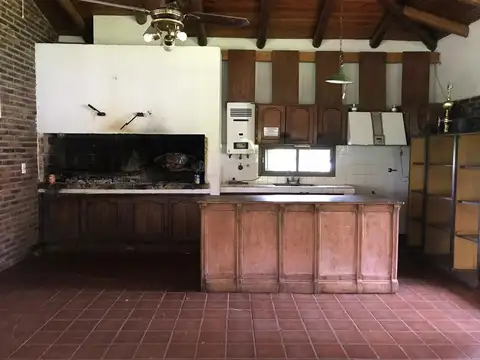 Casa 7 ambientes con 4 baños