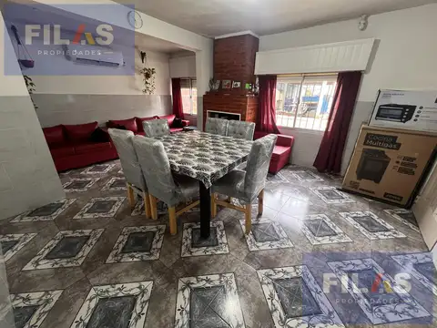 Casa 3 ambientes con 1 baño