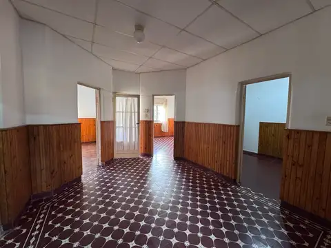 Casa 5 ambientes con 2 baños