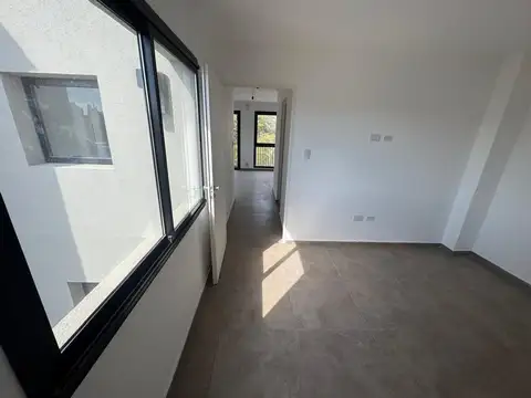 Oficina en Alquiler con 1 cochera