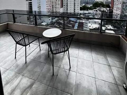¡Excelente Depto 1 Dormitorio Amplio Balcón y Cochera!