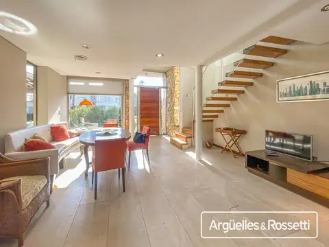Casa en Venta con 1 cochera