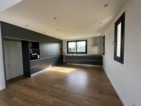 Casa en Alquiler en Rumenco Joven, USD 2.300