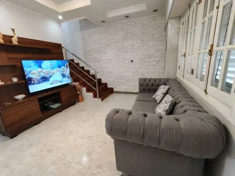 PH 5 AMBIENTES CON COCHERA, QUINCHO Y TERRAZA