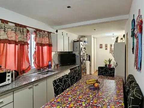 Bartolomé Hidalgo 2200, Piso 1