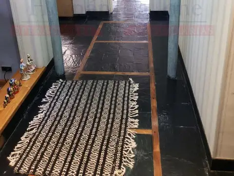 Casa en Venta con 4 cocheras