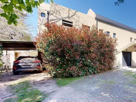 Casa 7 ambientes con 2 baños