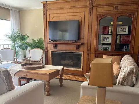 Venta apartamento Pocitos 4 dormitorios garage