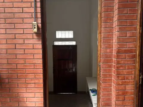 Casa 9 ambientes con 3 baños