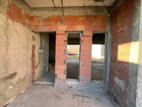 Casa 6 ambientes con 2 baños