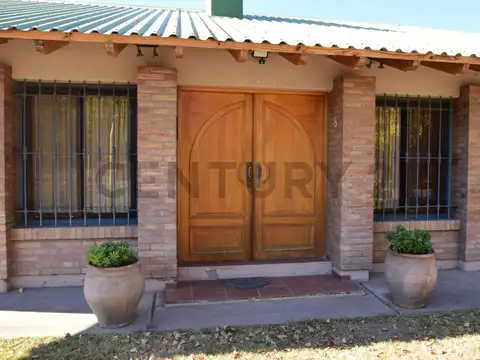 Casa amplia, luminosa y confortable en excelente ubicación – ¡Recibe permuta por propiedad de menor