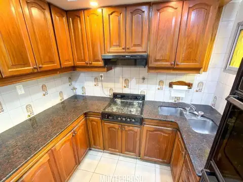 Casa 6 ambientes con 2 baños