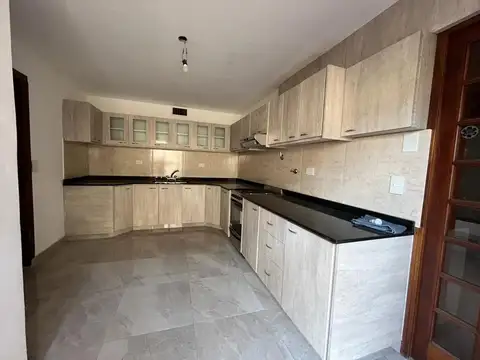 Casa en Venta en Castelar, USD 250.000