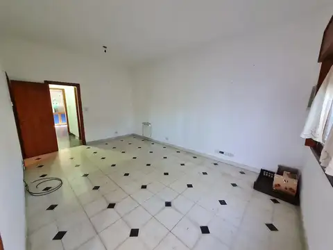 Casa 4 ambientes con 1 baño