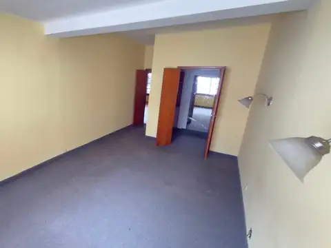 Casa 5 ambientes con 1 baño