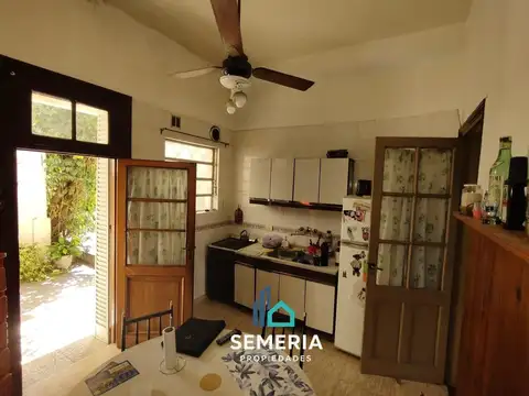 Casa 5 ambientes con 2 baños
