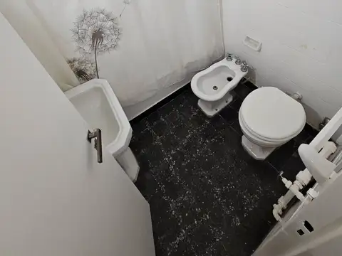 Oficina 2 ambientes con 1 baño