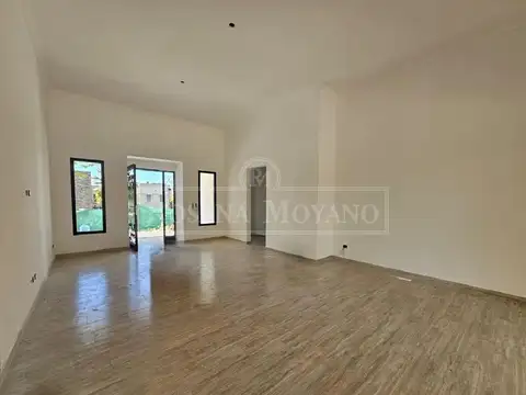 Casa 4 ambientes con 3 baños