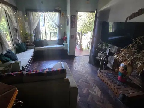 Casa en Venta con 3 cocheras
