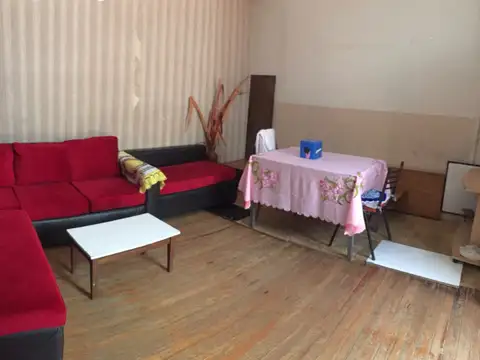 CASA 6 AMB CON PATIO CON GALERIA, GARAGE, JARDIN Y TERRAZA CON PARRILLA