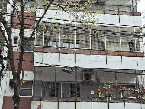 2 AMBIENTES CON PATIO
