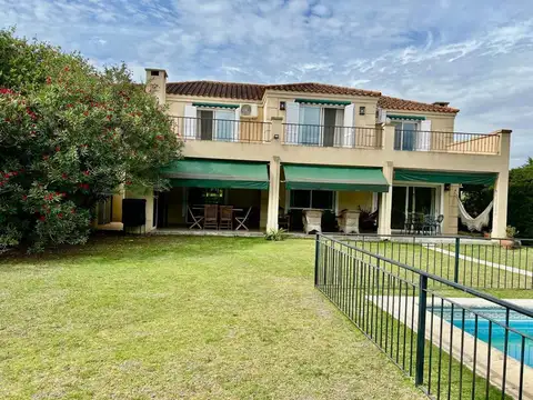 Casa en Venta de 4 dormitorios
