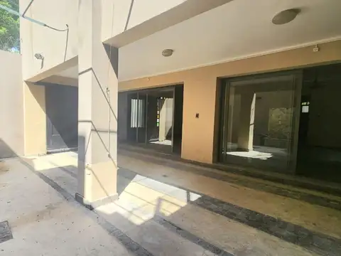 Aristóbulo del Valle 600