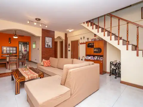 VENTA CASA 5 AMBIENTES VILLA DEL PARQUE