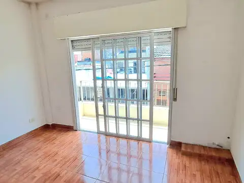 Bernardo De Irigoyen 1100, Piso 1