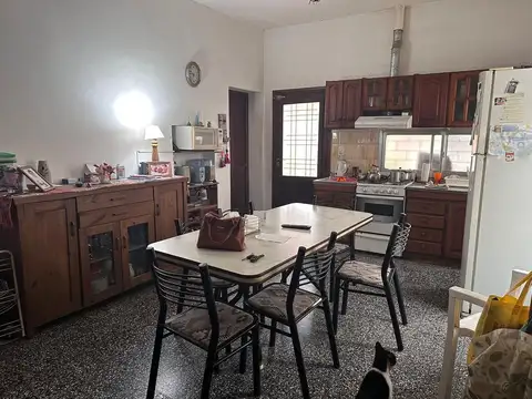 Casa 4 ambientes con 1 baño